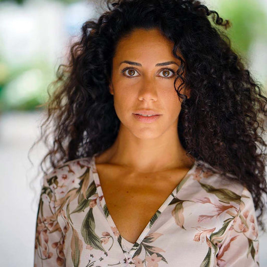 Shéraze Saïd est une comédienne Franco-Libanaise originaire du Sénégal.